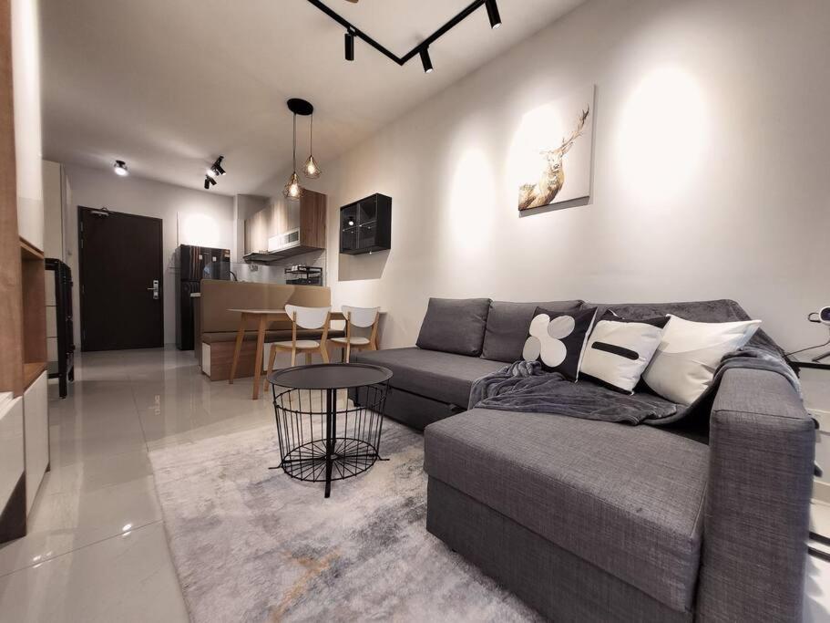 Luxury Private Cinema Experience - Free Parking